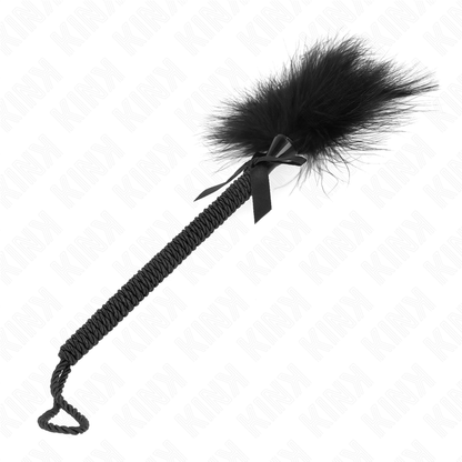 KINK - VARITA DE CUERDA DE NYLON CON PLUMAS PARA HACER COSQUILLAS Y LAZO NEGRO 25 CM